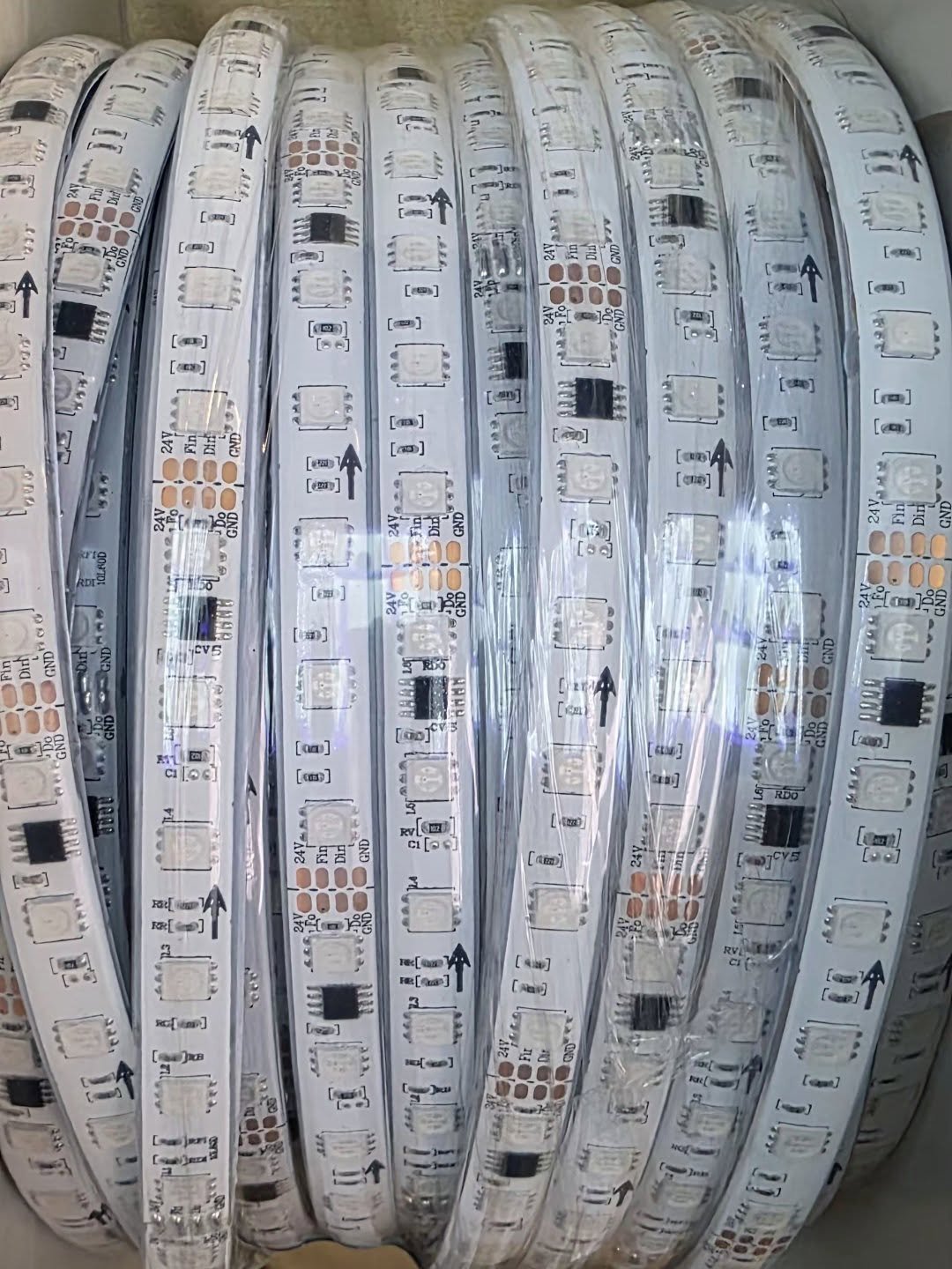 572412747_18111911389569694_6264888217383162690_n Waterproof rgb pixel strip - Image 1